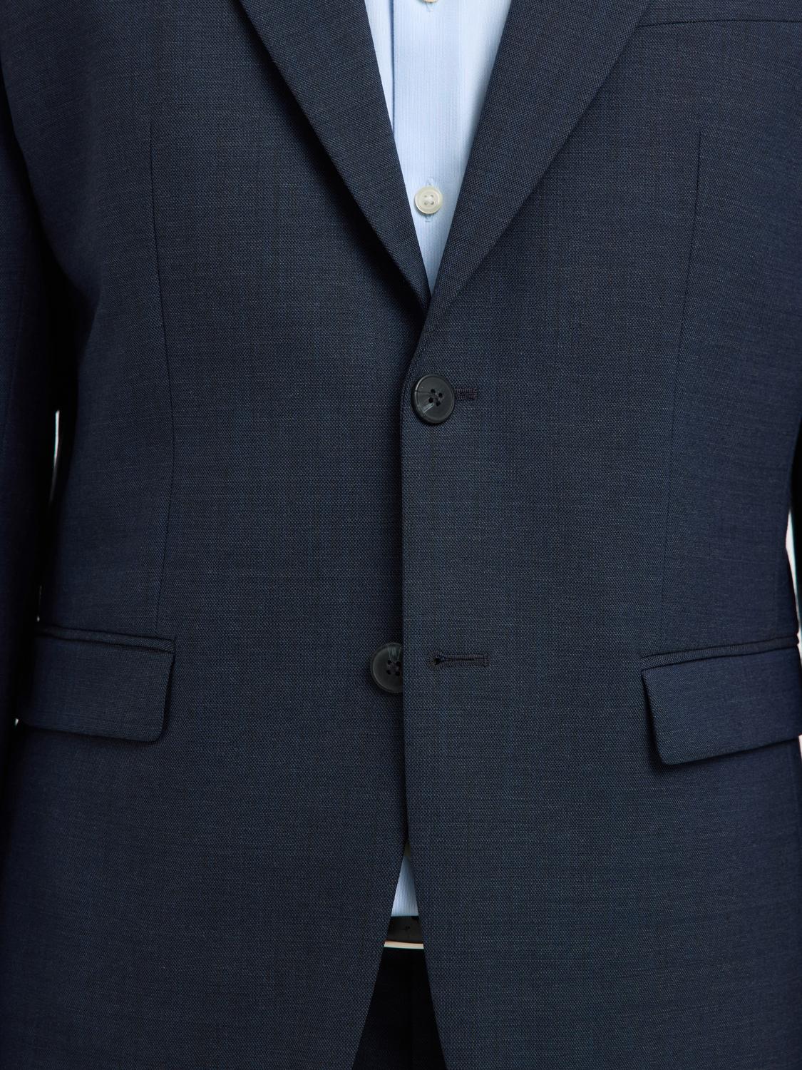 model_shot-detail